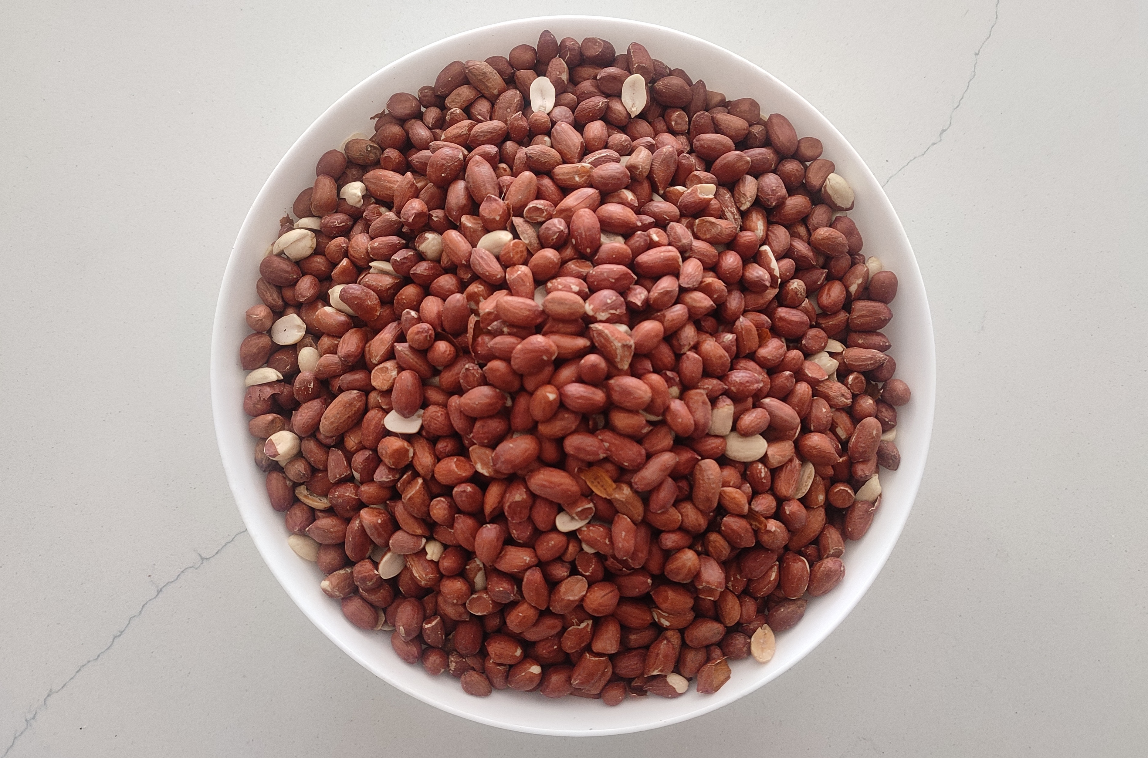 مغز بادام زمینی خام